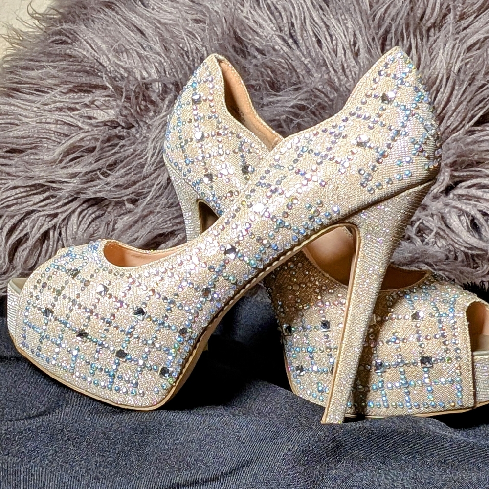 De Blossom Collection Cream and Blue Heels